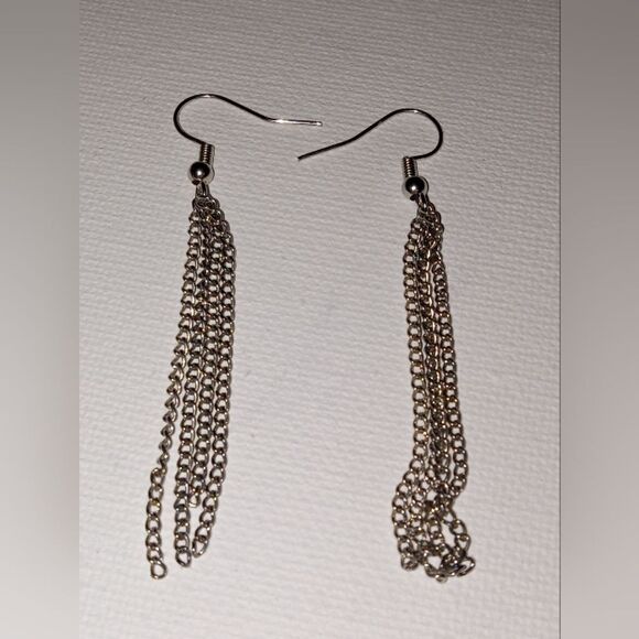 CLEARANCE Silver chain earrings - Picture 3 of 3